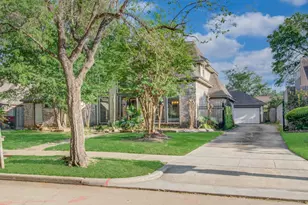 11427 Highgrove Dr, Houston, TX 77077 - Photo 2