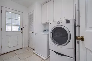 11427 Highgrove Dr, Houston, TX 77077 - Photo 32