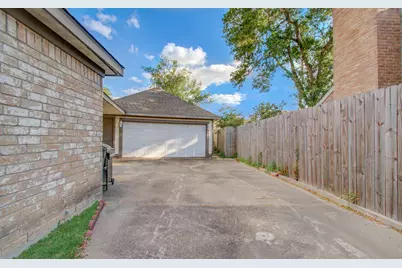 11427 Highgrove Drive, Houston, TX 77077 - Photo 36