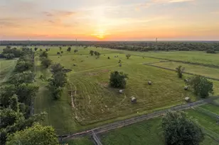 616 County Rd 44, Angleton, TX 77515 - Photo 20