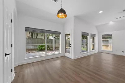 11 Davis Cottage Court, The Woodlands, TX 77385 - Photo 12