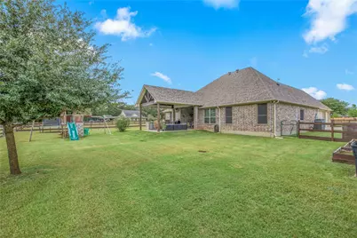 9600 Shadow Creek Trail NW, Hearne, TX 77859 - Photo 36
