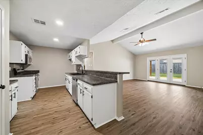 9807 Sparrow Street, La Porte, TX 77571 - Photo 10