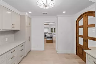 1911 Briarmead Dr, Houston, TX 77057 - Photo 14