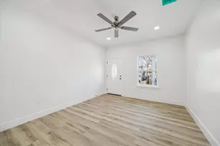 7222 Philibert Ln, Houston, TX 77028 - Photo 6