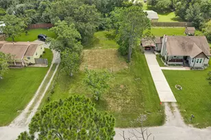 6519 Pinecrest Dr, Hitchcock, TX 77563 - Photo 1