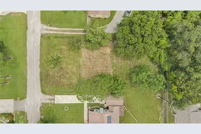 6519 Pinecrest Drive, Hitchcock, TX 77563 - Photo 2
