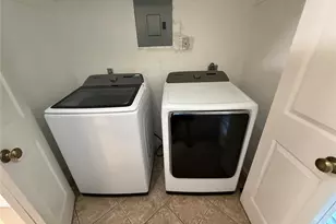 8301 Sands Point Dr, Houston, TX 77036 - Photo 8