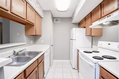 1515 Sandy Springs Road #1006, Houston, TX 77042 - Photo 6