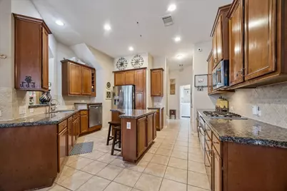 8824 Snowy Owl Loop, Missouri City, TX 77459 - Photo 6
