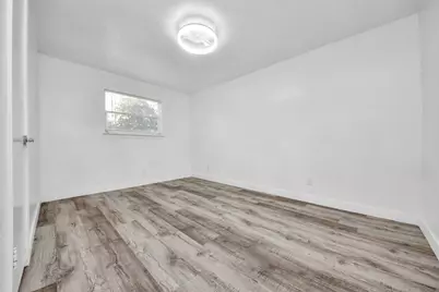 11627 Bowlan Lane, Houston, TX 77035 - Photo 10
