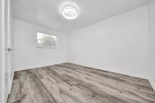 11627 Bowlan Ln, Houston, TX 77035 - Photo 10