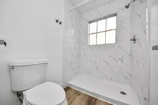 11627 Bowlan Ln, Houston, TX 77035 - Photo 18