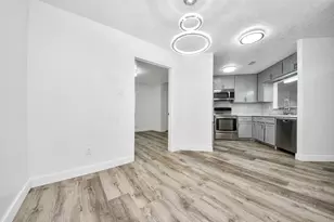 11627 Bowlan Ln, Houston, TX 77035 - Photo 6