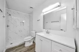 11627 Bowlan Ln, Houston, TX 77035 - Photo 10