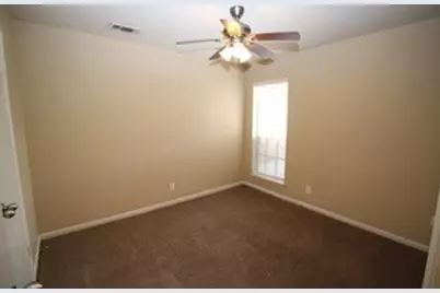 13215 Lake Breeze Lane Lane, Willis, TX 77318 - Photo 12