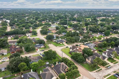 1103 W Brompton Drive, Pearland, TX 77584 - Photo 30