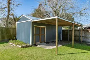 1614 Avenue F, Danbury, TX 77534 - Photo 24