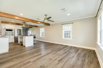 1614 Avenue F, Danbury, TX 77534 - Photo 10