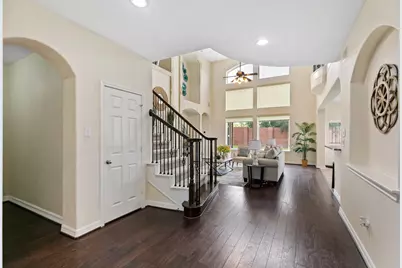 4403 Fawn Hill Court, Sugar Land, TX 77479 - Photo 6