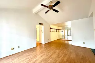 10211 Sugar Branch Dr, Houston, TX 77036 - Photo 4