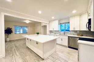 5226 Loch Lomond Dr, Houston, TX 77096 - Photo 6