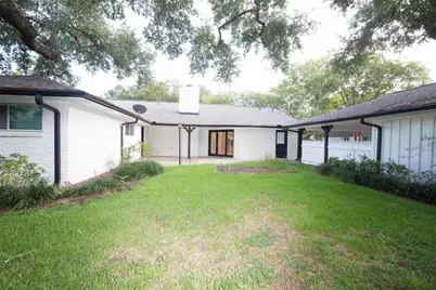5226 Loch Lomond Drive, Houston, TX 77096 - Photo 12