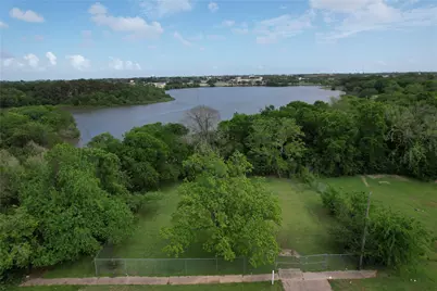 206 Avenue L, Baytown, TX 77520 - Photo 1