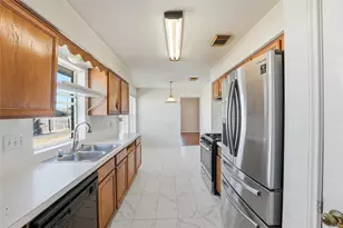 3901 22nd St N, Texas City, TX 77590 - Photo 12