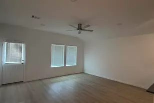 523 Robin St, Angleton, TX 77515 - Photo 16