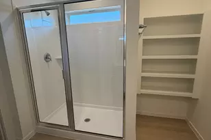 523 Robin St, Angleton, TX 77515 - Photo 22