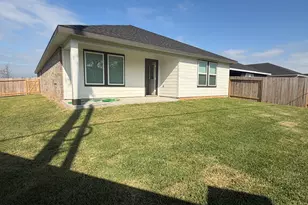 523 Robin St, Angleton, TX 77515 - Photo 36