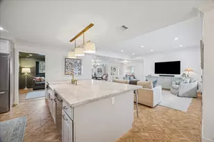 10207 Piermain Dr, Houston, TX 77035 - Photo 14