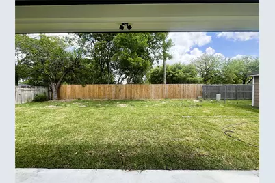 8914 Ivy Spring Lane, Houston, TX 77088 - Photo 32