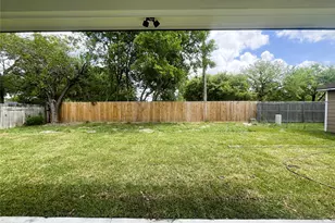 8914 Ivy Spring Ln, Houston, TX 77088 - Photo 32