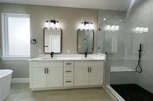 8914 Ivy Spring Ln, Houston, TX 77088 - Photo 18