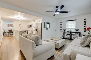 706 Beaumont St, Anahuac, TX 77523 - Photo 32