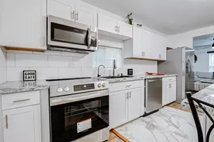 706 Beaumont St, Anahuac, TX 77514 - Photo 2