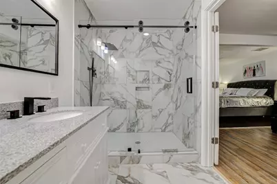 706 Beaumont St, Anahuac, TX 77523 - Photo 18