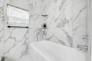 706 Beaumont St, Anahuac, TX 77523 - Photo 12