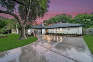 813 E Green Belt Dr, Sugar Land, TX 77498 - Photo 44