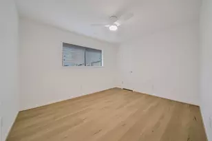 813 E Green Belt Dr, Sugar Land, TX 77498 - Photo 30