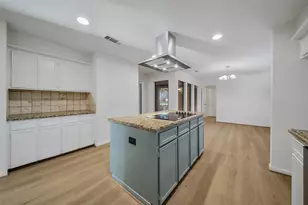 813 E Green Belt Dr, Sugar Land, TX 77498 - Photo 8