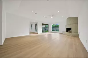 813 E Green Belt Dr, Sugar Land, TX 77498 - Photo 14