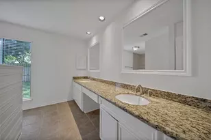 813 E Green Belt Dr, Sugar Land, TX 77498 - Photo 16