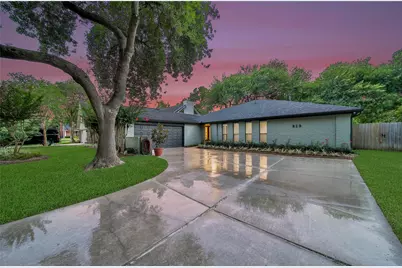 813 E Green Belt Drive, Sugar Land, TX 77498 - Photo 1