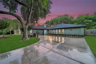 813 E Green Belt Dr, Sugar Land, TX 77498 - Photo 1