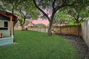 813 E Green Belt Dr, Sugar Land, TX 77498 - Photo 38
