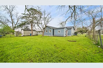 234 E Texas Street, Brazoria, TX 77422 - Photo 20