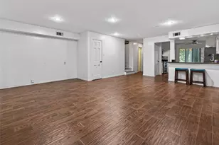 5530 Holly St, Houston, TX 77081 - Photo 14